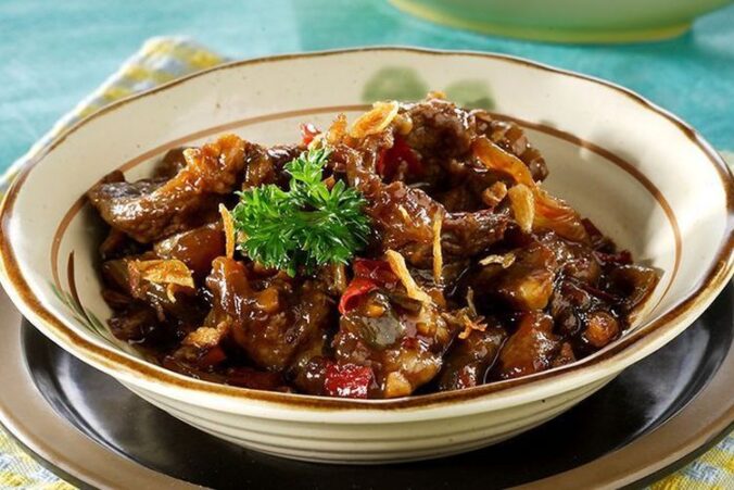 resep praktis dan lezat untuk memanfaatkan daging kurban menjadi hidangan tetelan sapi oseng acar yang menggugah selera.