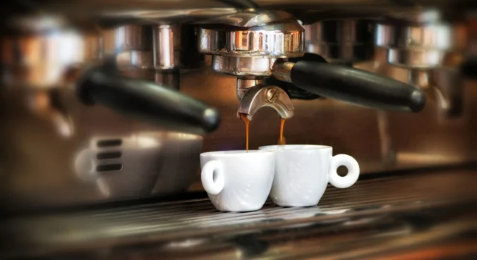 Buat Kopi ala barista di rumah, cocok bagi pemula yang ingin menikmati kopi berkualitas seperti di kedai kopi favorit mereka.