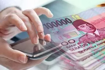 Otoritas Jasa Keuangan (OJK) dalam menghadapi tantangan pinjaman online ilegal yang menggunakan server luar negeri.